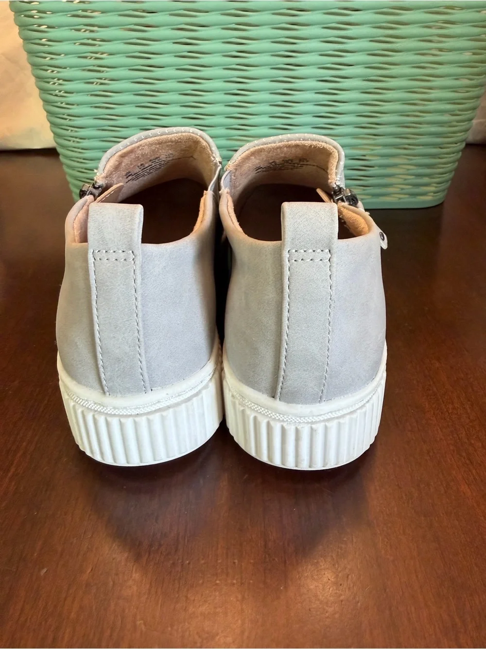 SOUL Naturalizer Turner Sneakers SZ 8 Color Stone Faux Leather